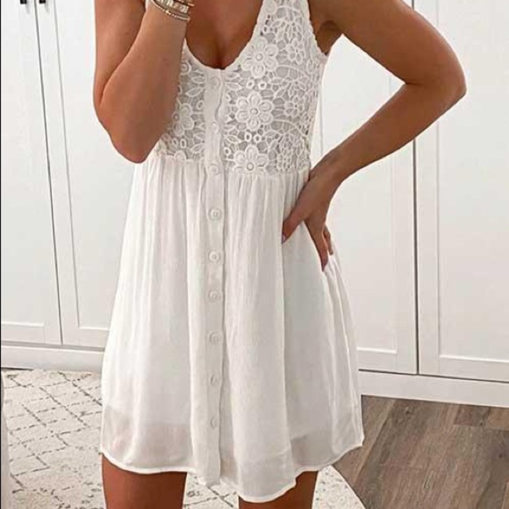 Boutique | Lace white dress XL - fits like M